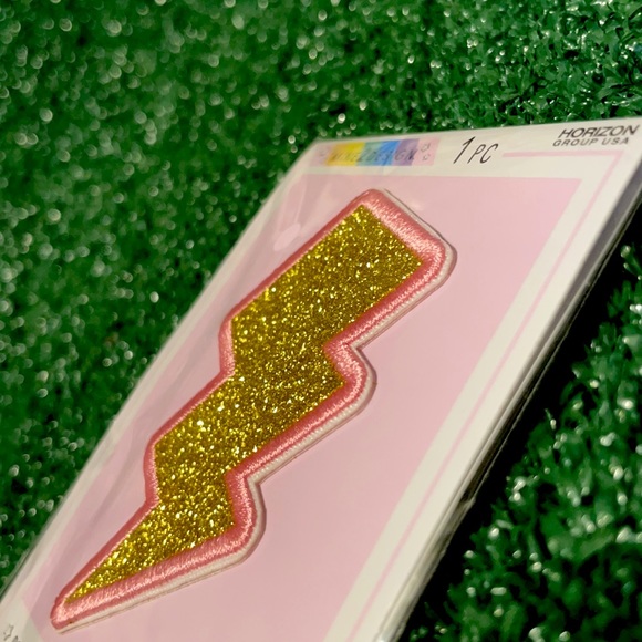 🏷 NO IRON / PEEL & STICK PATCH Metallic Glittery Gold Baby Pink Lightning Bolt - Picture 2 of 4